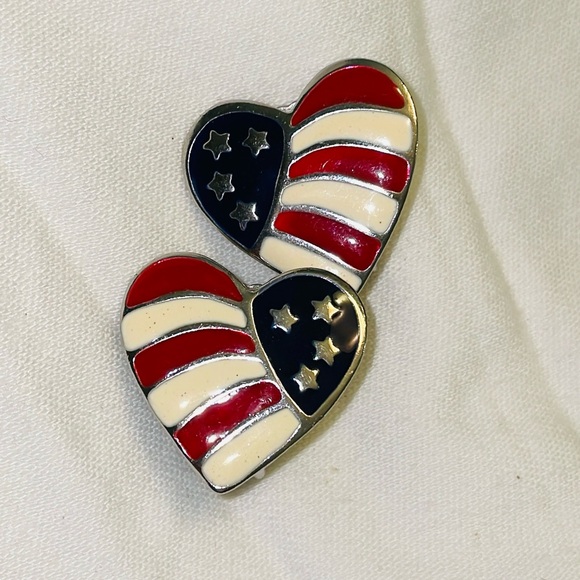 Patriotic USA Heart Earrings - Picture 1 of 5